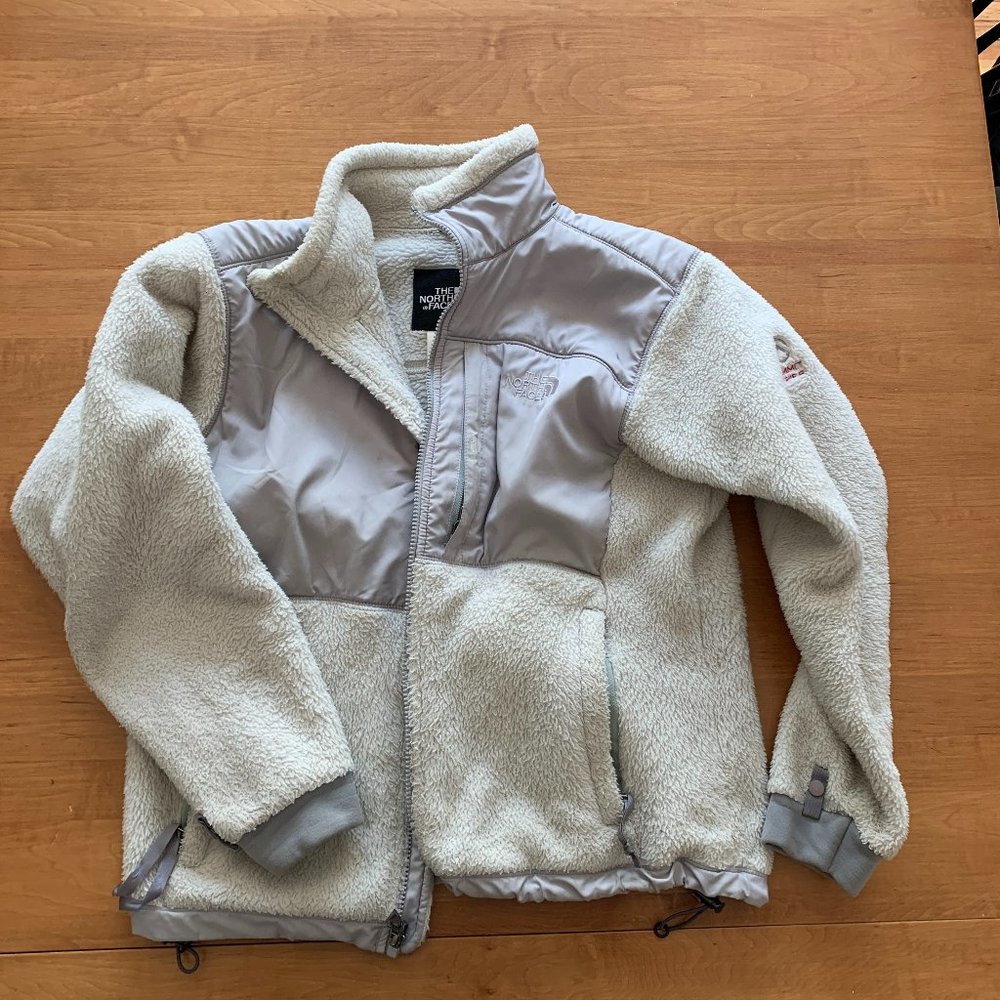 The North Face White & Gray Summit Series Furry Fleece Jacket Coat, size Medium
